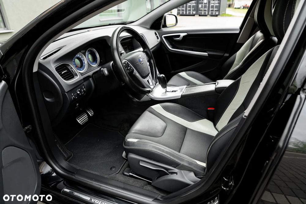 Volvo V60 D3 Geartronic RDesign - 17