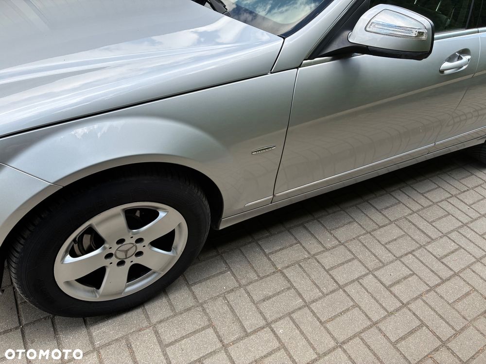 Mercedes-Benz Klasa C 280 4Matic 7G-TRONIC Elegance - 19