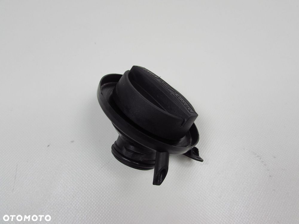 BMW F10 F11 F20 F30 E90 2.0 D N47 WLEW OLEJU KOREK 7810585 - 5