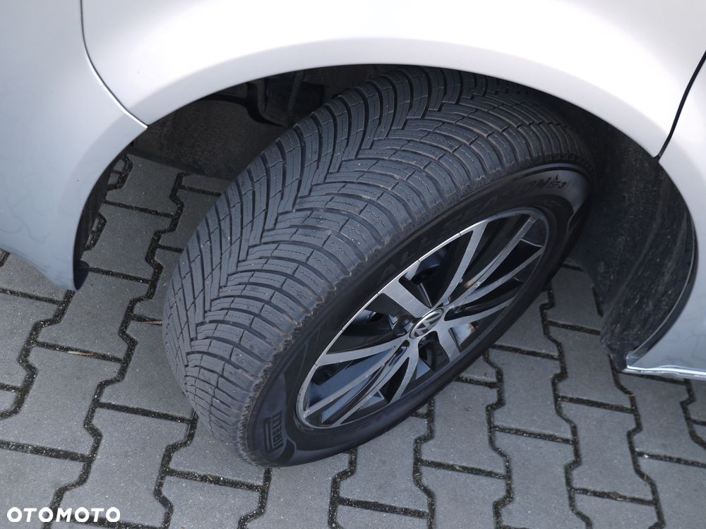 Volkswagen Caravelle - 13