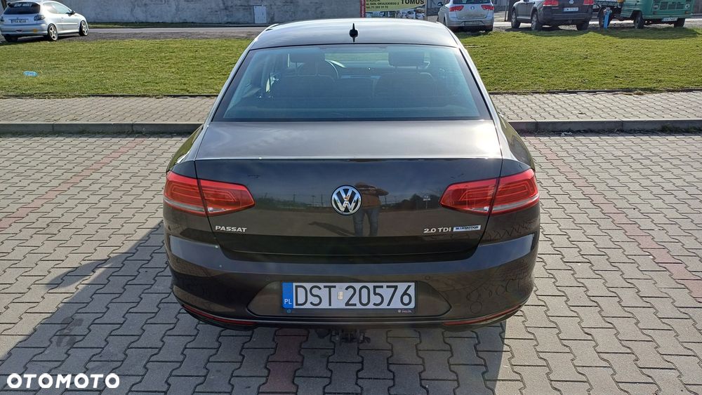 Volkswagen Passat - 8