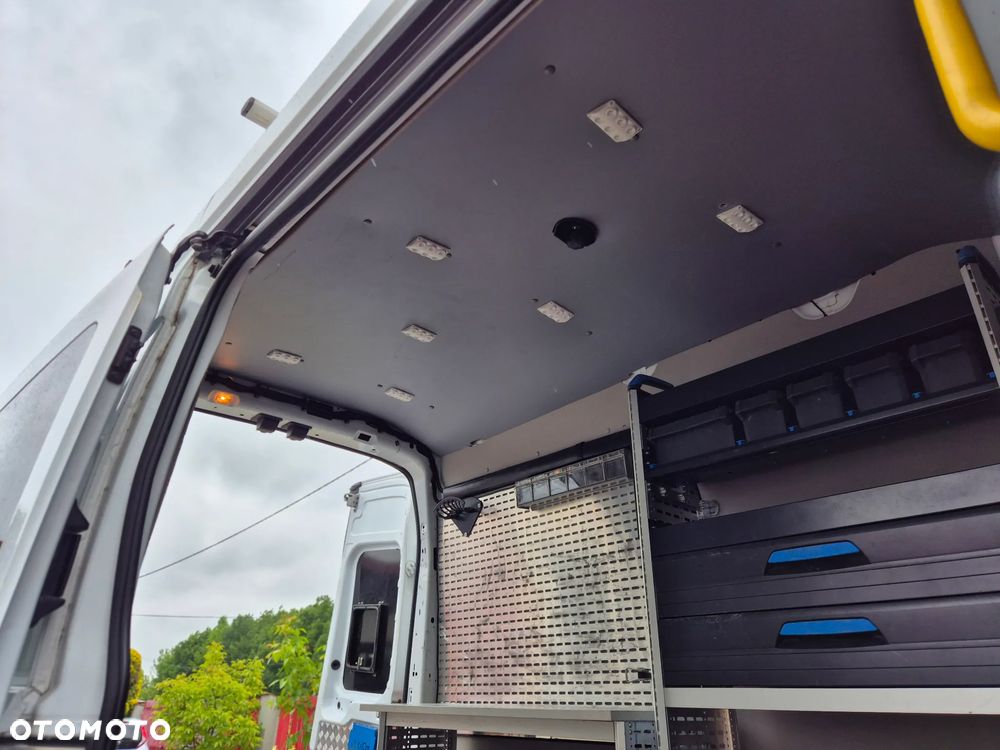 Ford Transit - 21
