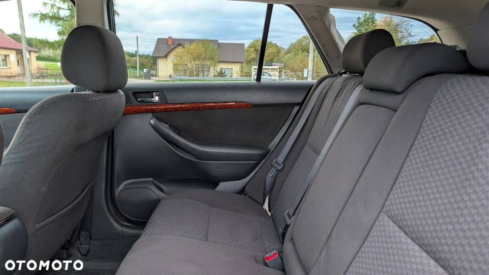 Toyota Avensis 1.8 VVT-i Sol - 10