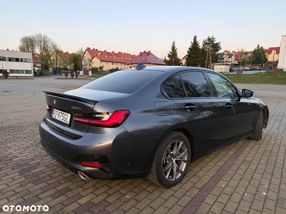 BMW Seria 3 330i - 6