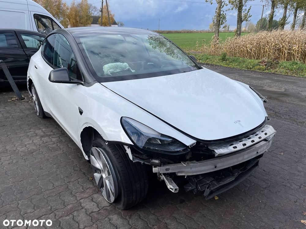 Tesla Y Model RWD - 27