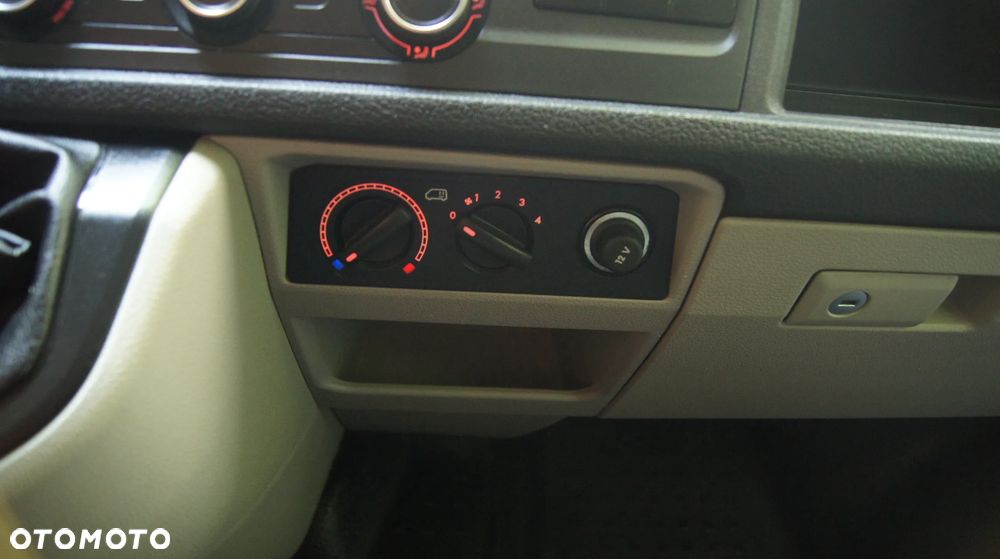 Volkswagen Transporter - 24