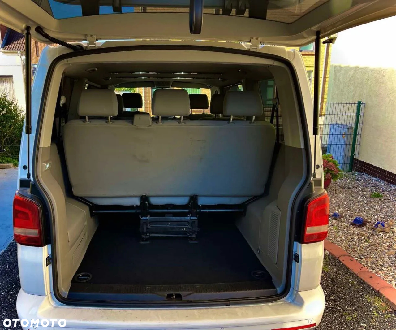 Volkswagen Caravelle - 3