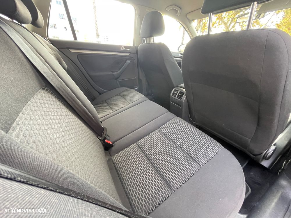 VW Golf Variant 1.6 TDi Confortline - 6