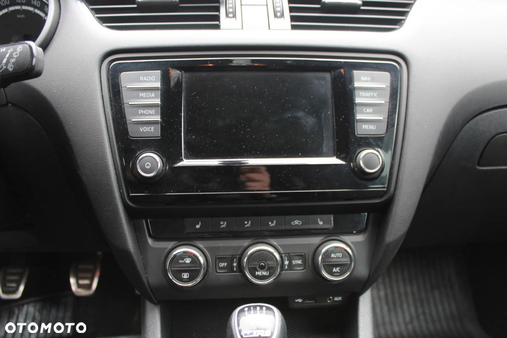 Skoda Octavia 2.0 TDI RS - 39