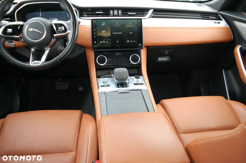 Jaguar F-Pace - 6