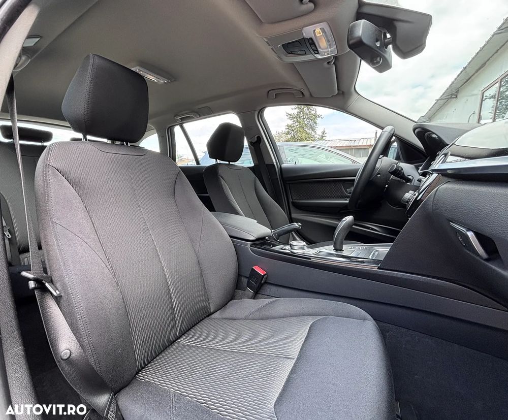BMW Seria 3 320i xDrive Aut. Advantage - 31