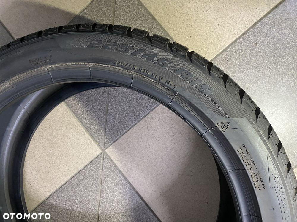 Opony Zimowe Pirelli Sottozero 3 Winter Run Flat  225/45 R19 96V 4szt - 3
