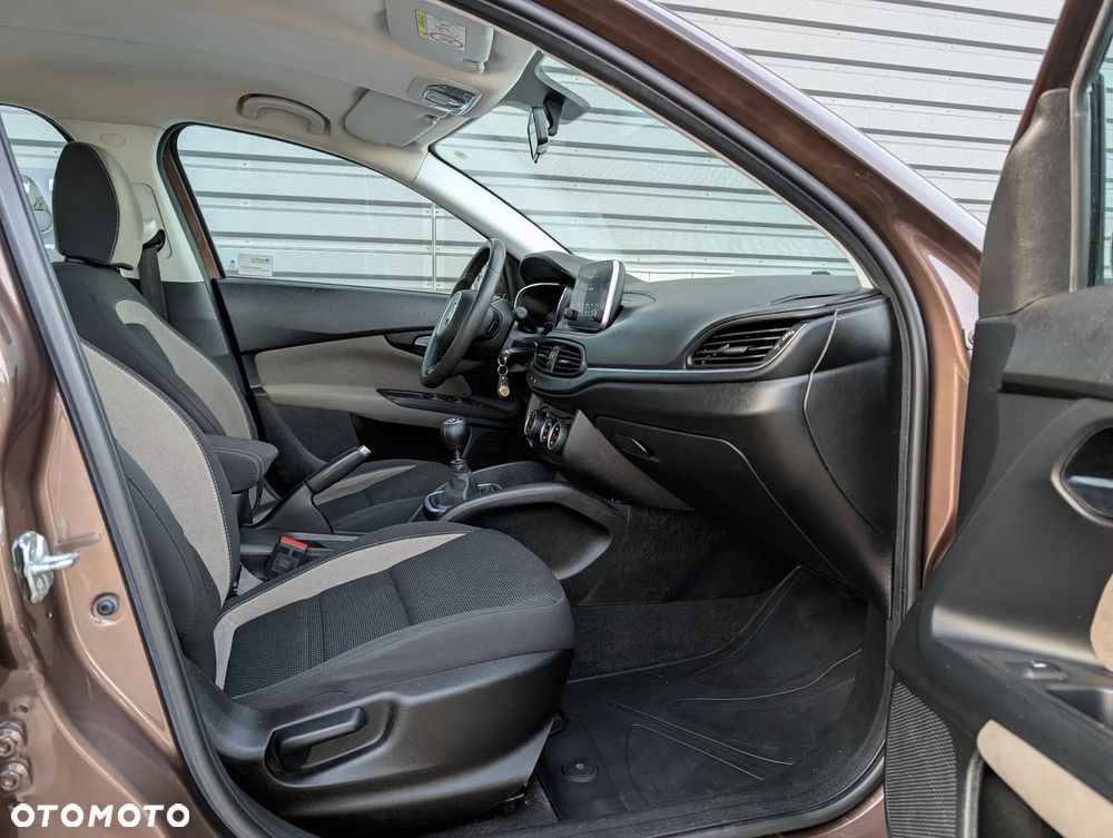 Fiat Tipo 1.4 16v Lounge EU6d - 6