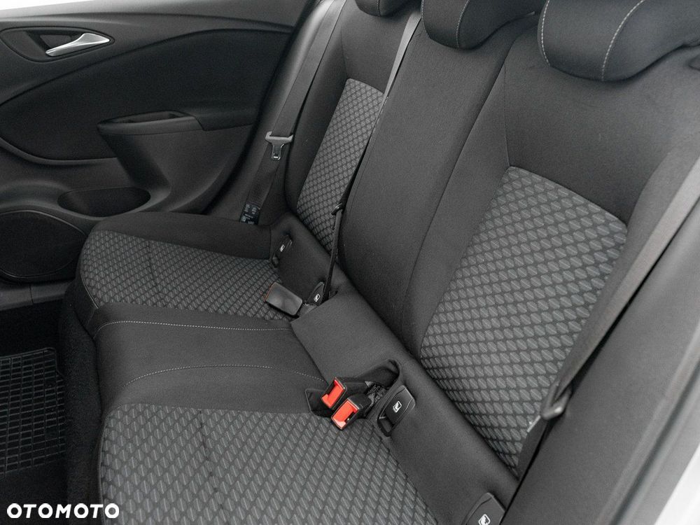 Opel Astra 1.2 T Edition S&S - 25