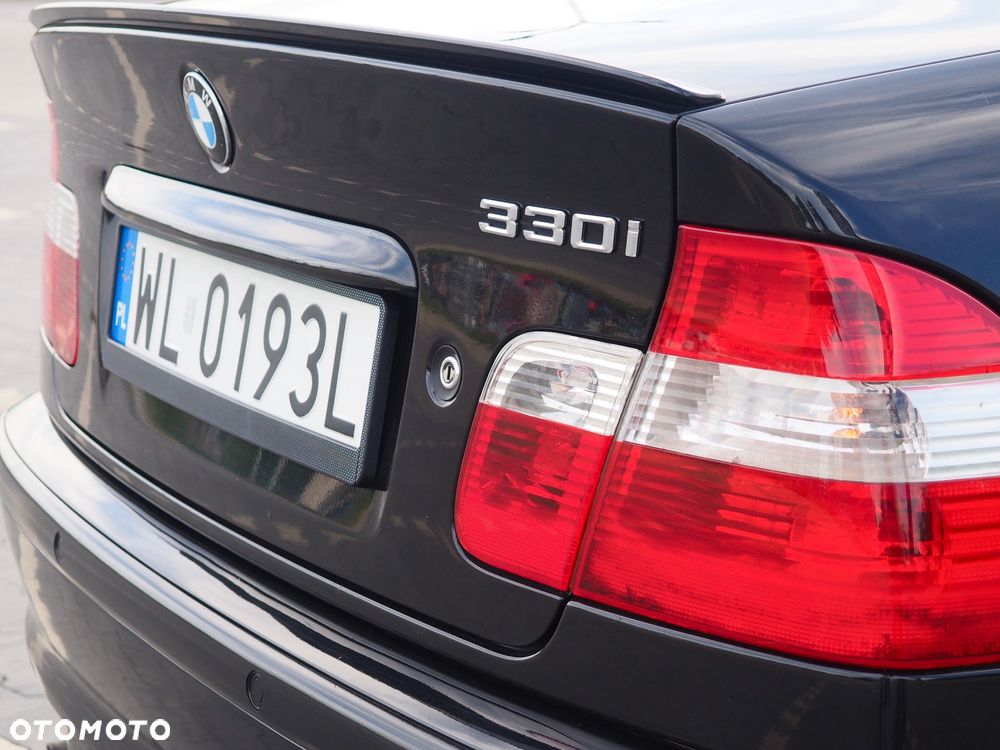 BMW Seria 3 330i - 9