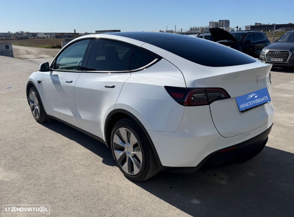 Tesla Model Y Long Range Dual Motor AWD - 5