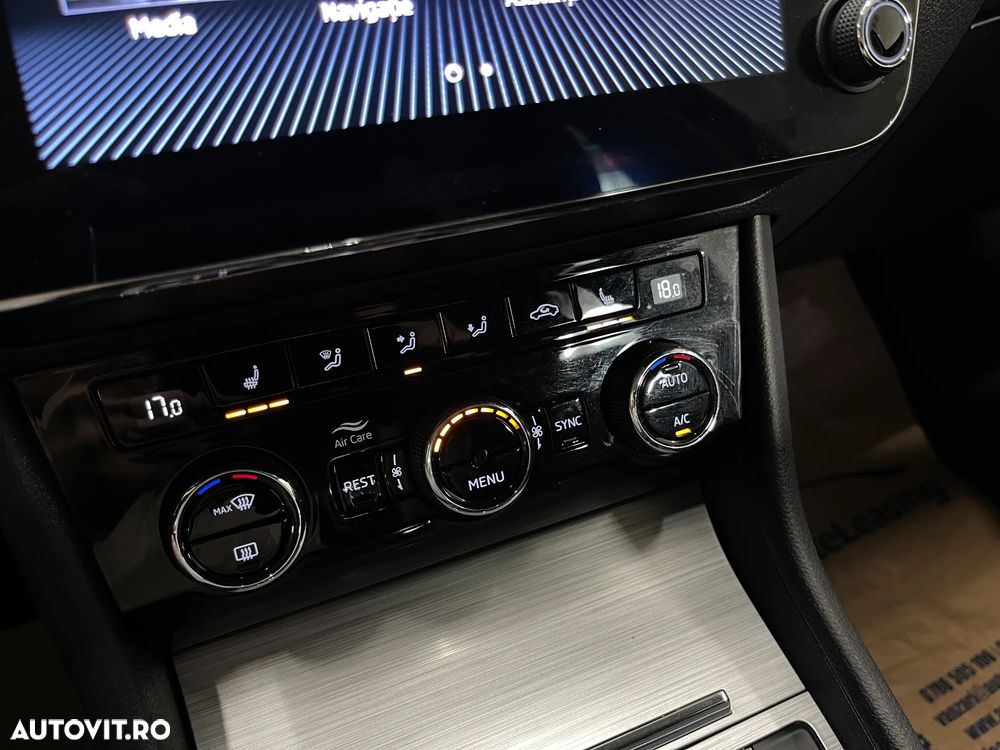 Skoda Superb 2.0 TDI DSG Ambition - 19