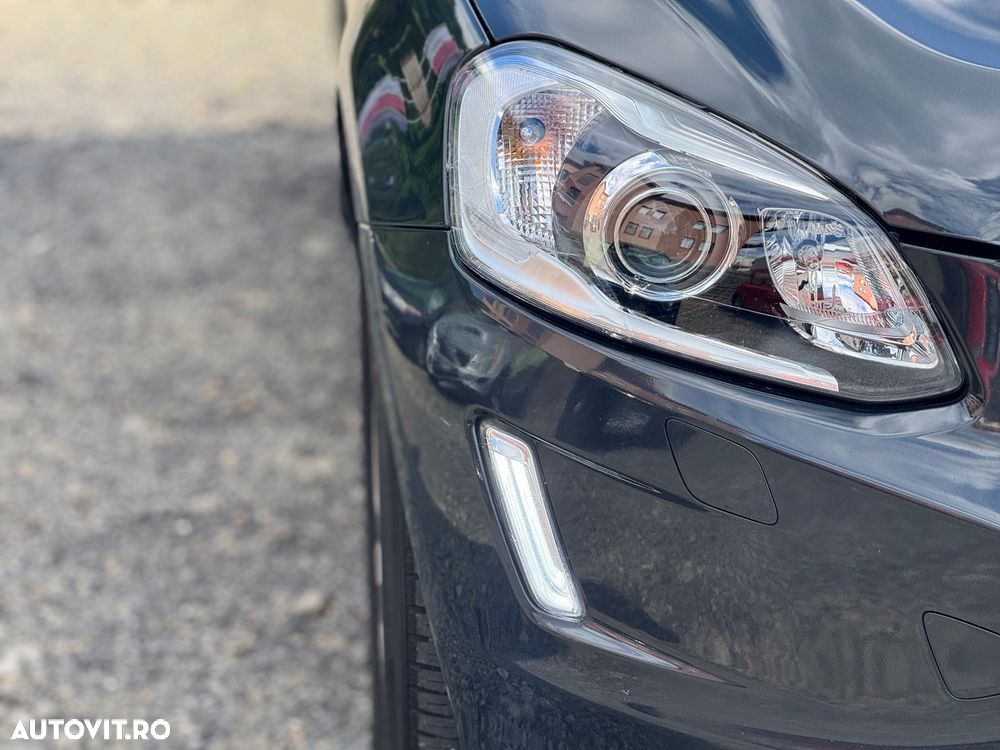 Volvo XC 60 D4 Geartronic Summum - 16