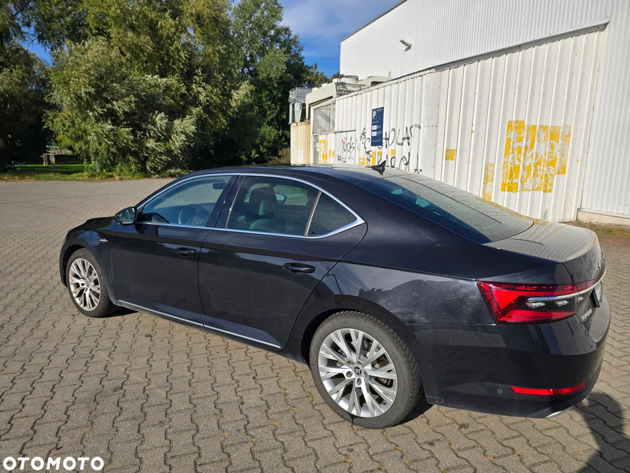 Skoda Superb 2.0 TSI L&K DSG - 4