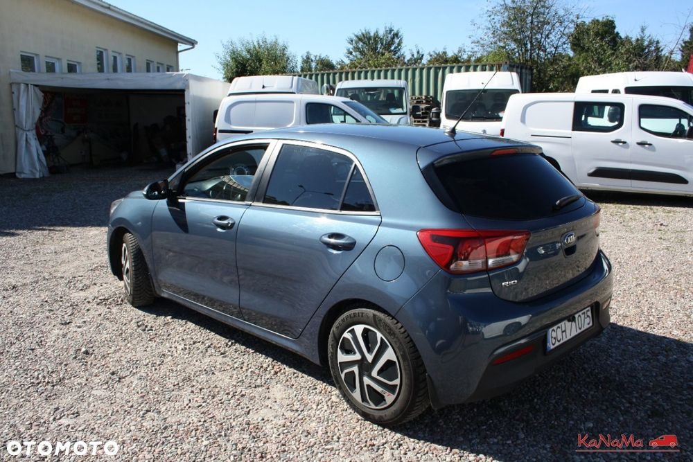 Kia Rio - 16