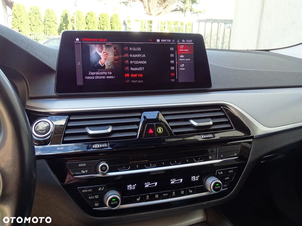 BMW Seria 5 520d - 24