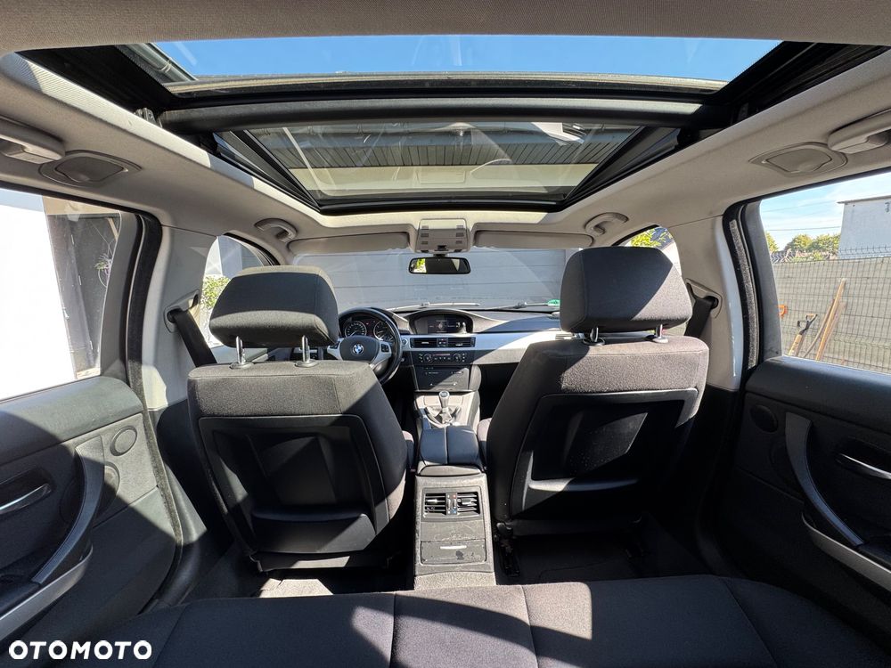 BMW Seria 3 320i Touring - 14