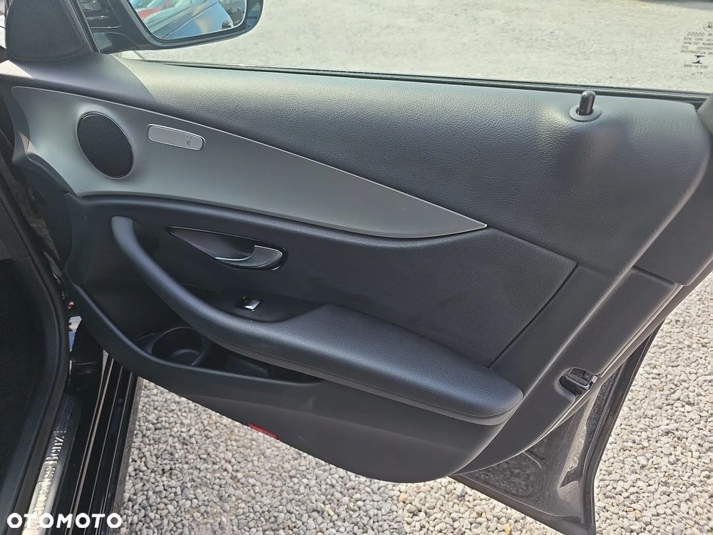 Mercedes-Benz Klasa E 300 de 4Matic 9G-TRONIC Avantgarde - 21
