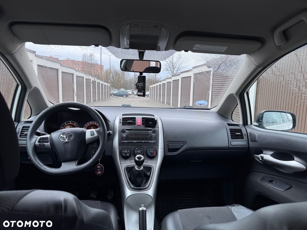 Toyota Auris 1.4 D-4D 2010 - 9