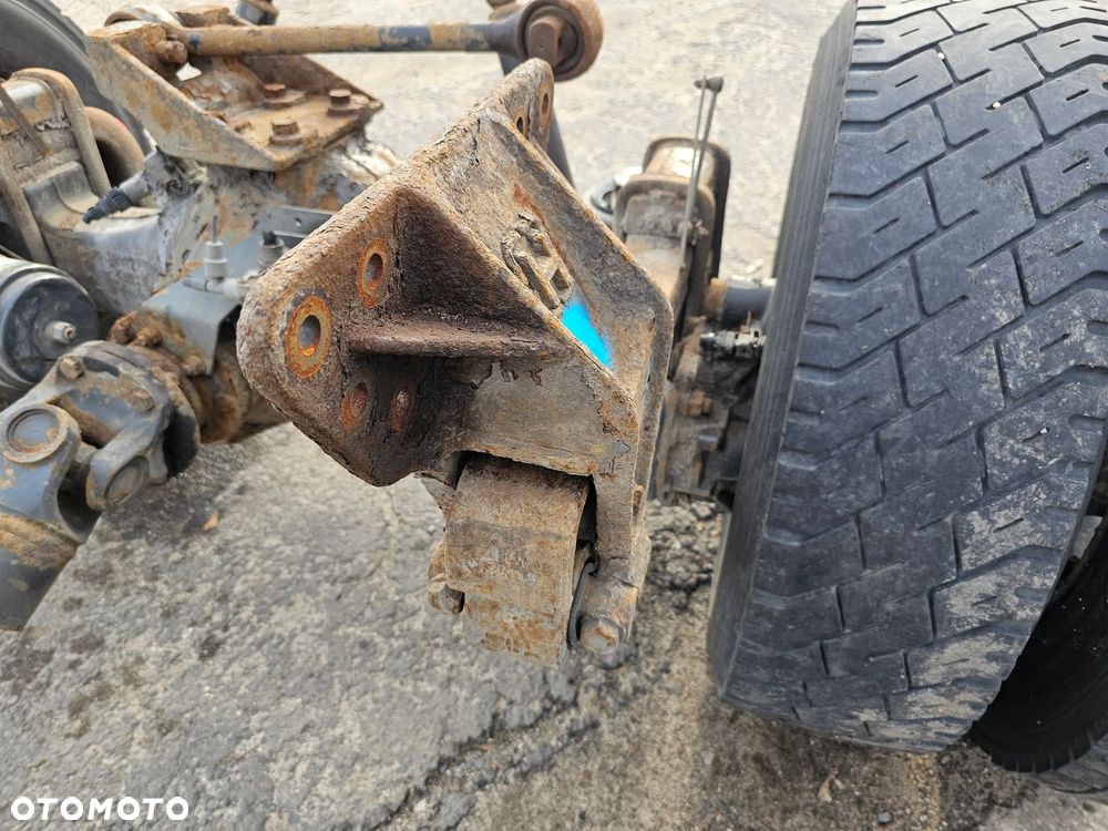 WIESZAK UCHWYT ŁAPA MOCOWANIE PÓŁRESORA RESORA RENAULT MIDLUM FELGI 19,5'' - 3