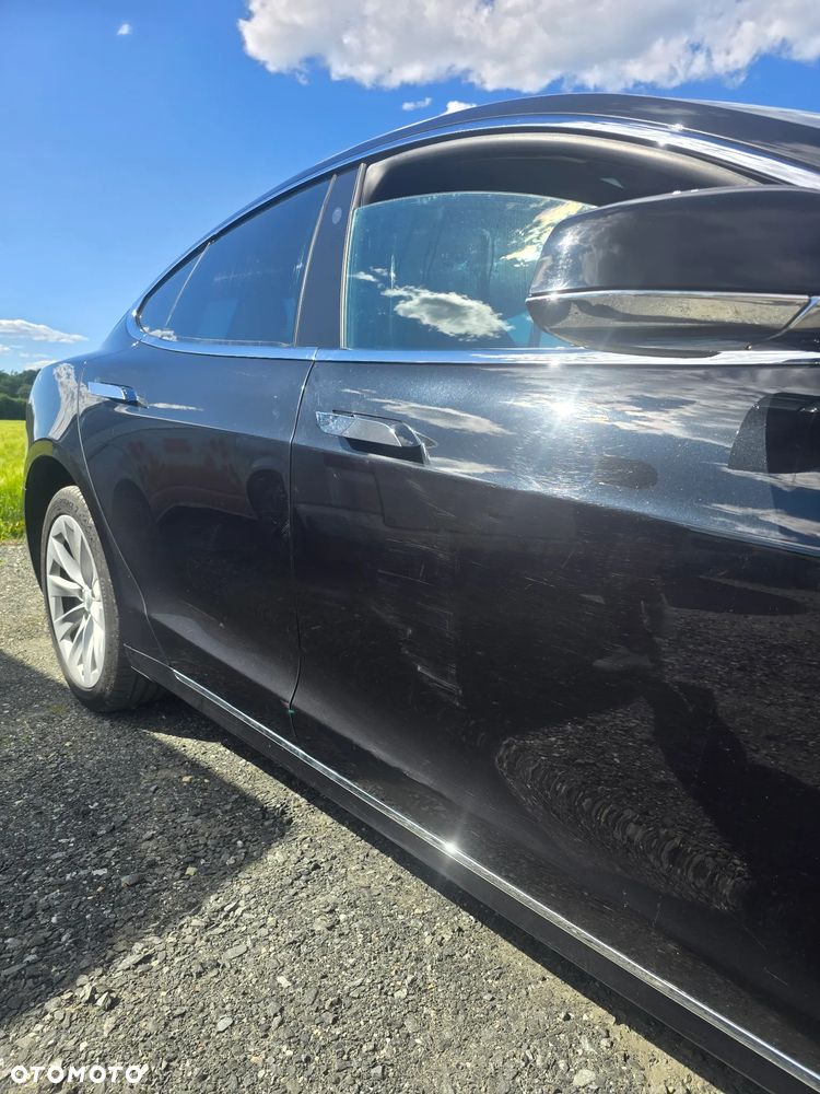 Tesla Model S - 16