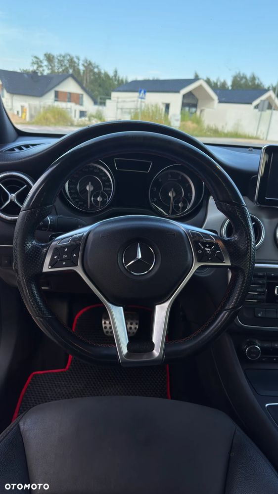 Mercedes-Benz CLA 45 AMG 4-Matic - 9