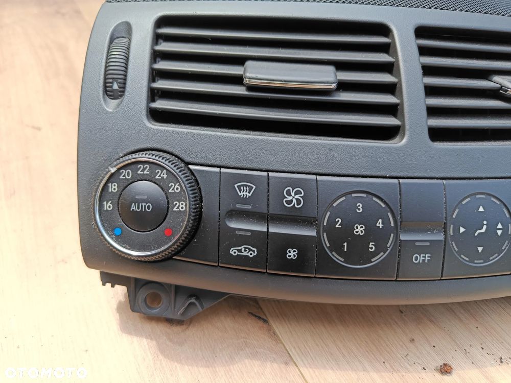MERCEDES W211 PRZED LIFT KRATKA ŚRODKOWA IDEALNA NAWIEWU CZARNA - 2
