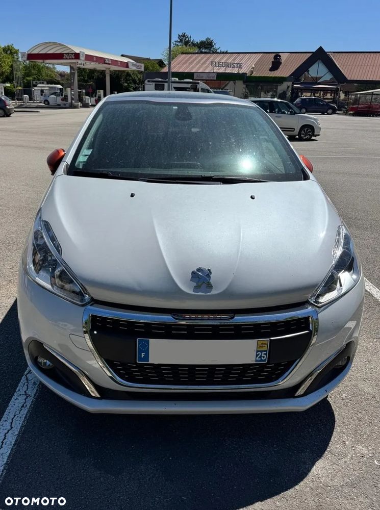 Peugeot 208 - 6