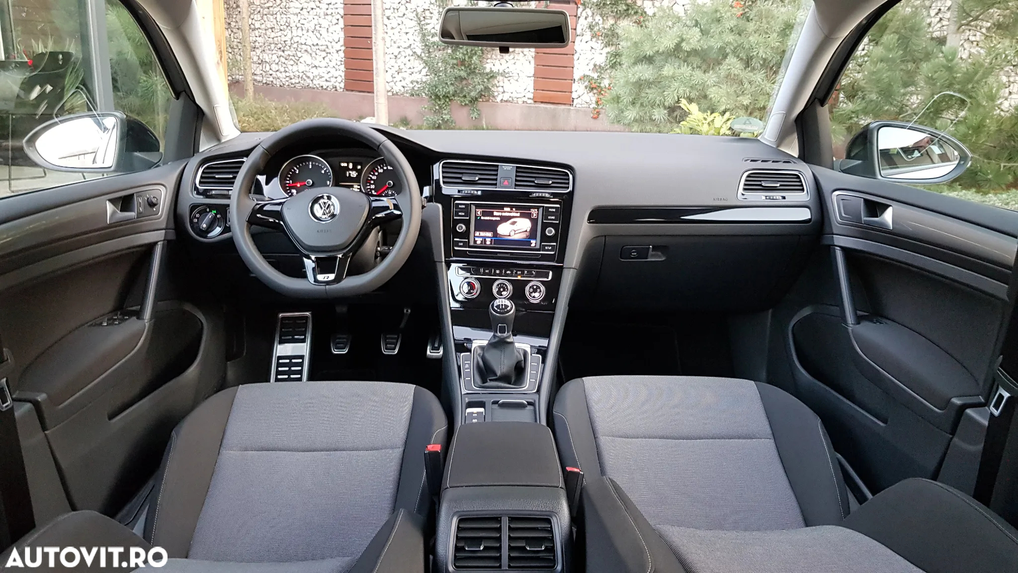 Volkswagen Golf - 6