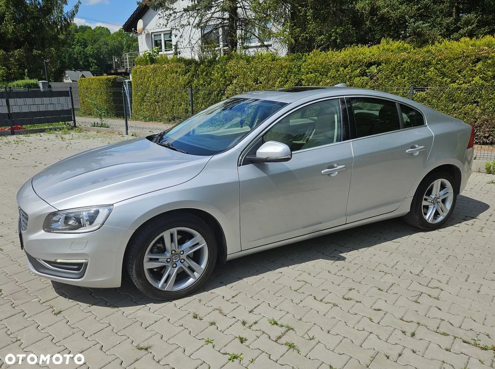 Volvo S60 T5 Momentum - 2