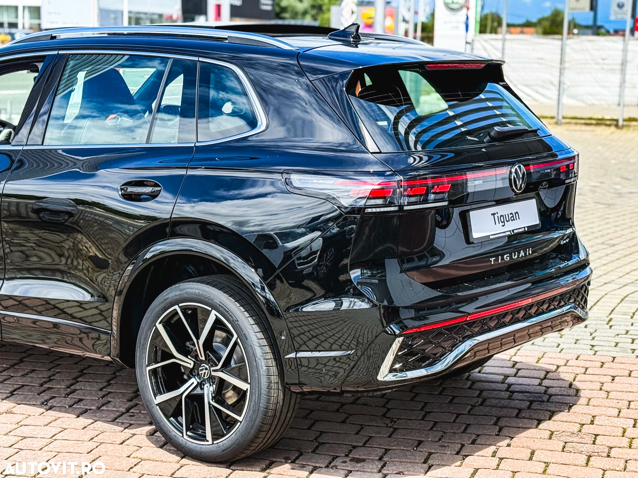 Volkswagen Tiguan 2.0 TDI DSG 4Motion R-Line - 30