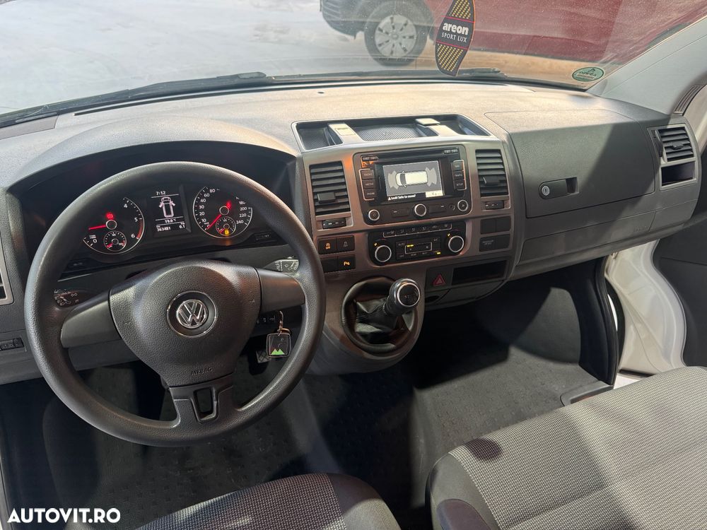 Volkswagen Caravelle - 20