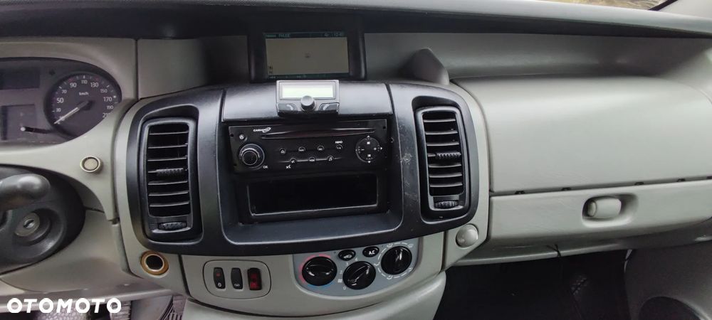 Renault Trafic - 10