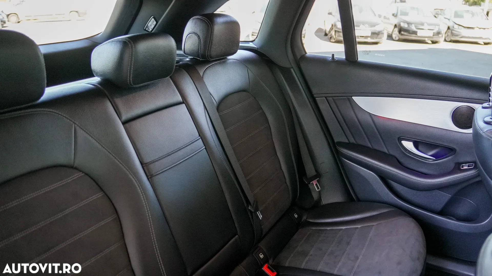 Mercedes-Benz GLC 300 d 4Matic 9G-TRONIC AMG Line - 33