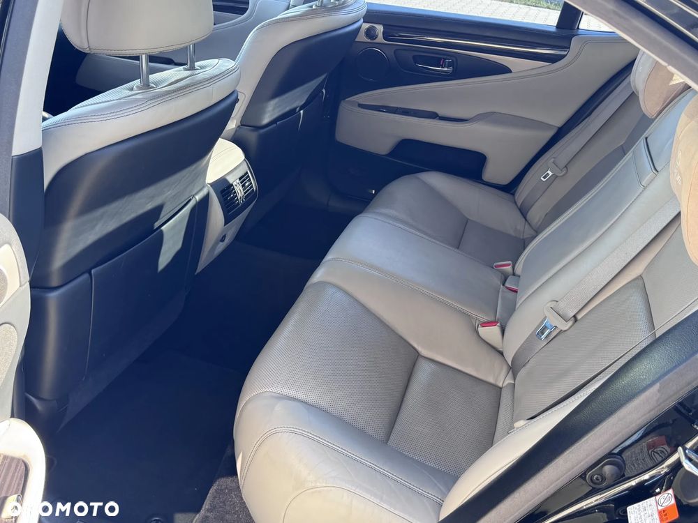 Lexus LS - 14
