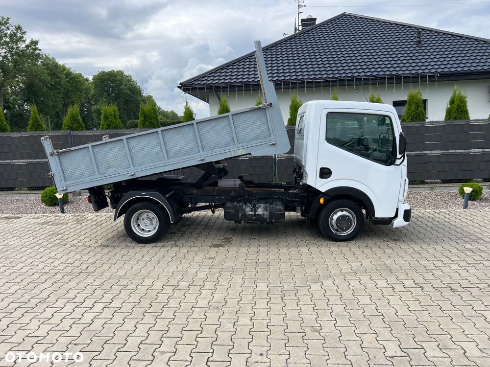 Renault Maxity - 34