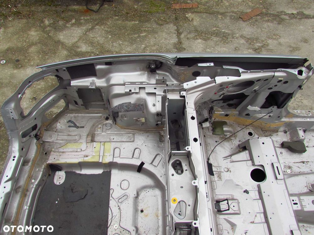 VOLVO C70 II 06-13 CWIARTKA BLOTNIK TYL LEWY 477 - 12