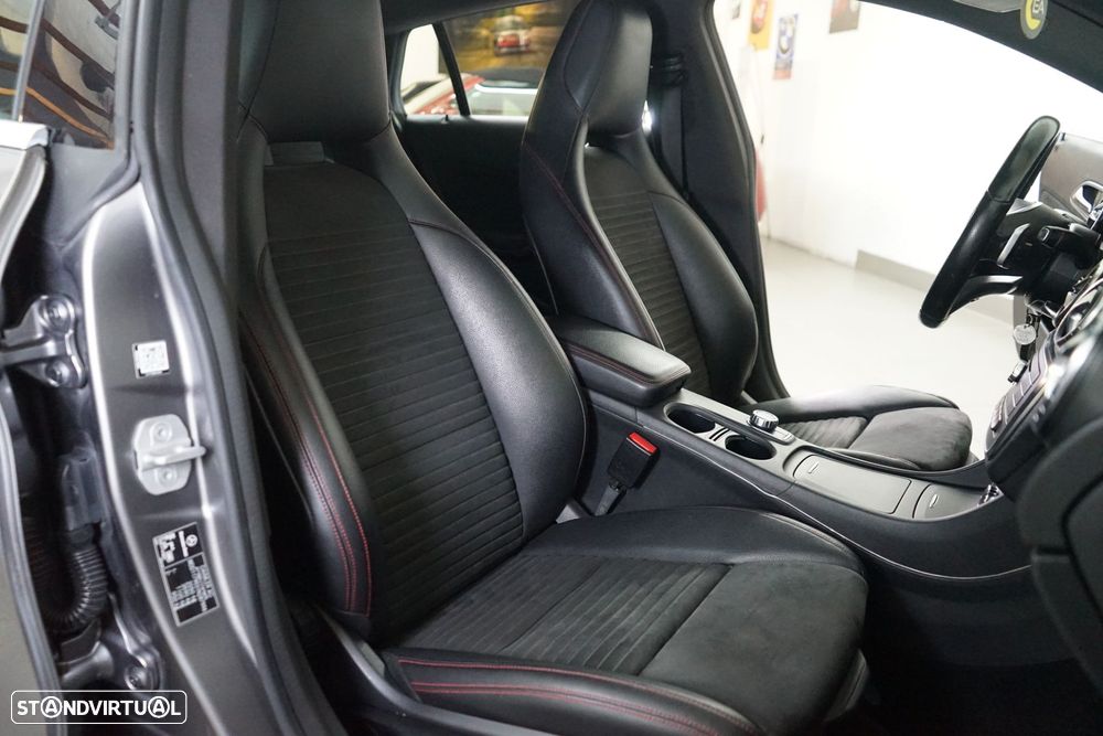 Mercedes-Benz CLA 220 - 40