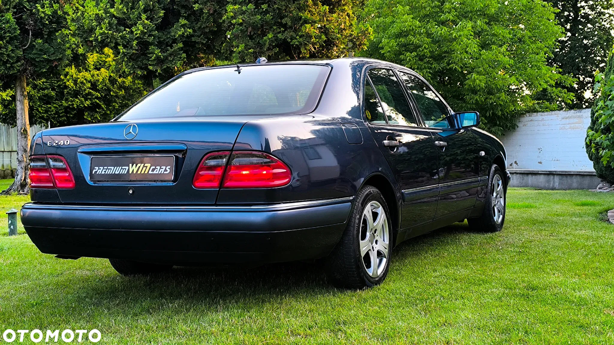 Mercedes-Benz Klasa E 240 T Elegance - 9