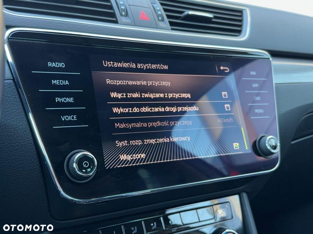 Skoda Superb 2.0 TSI Style DSG - 33