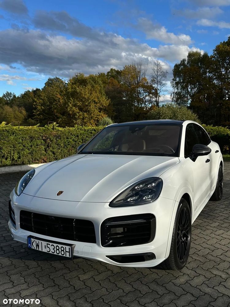 Porsche Cayenne Coupe GTS - 3