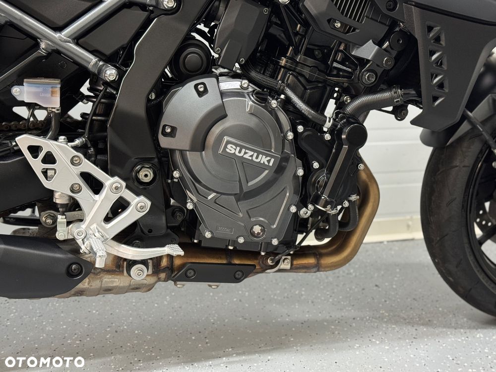 Suzuki GSX - 7