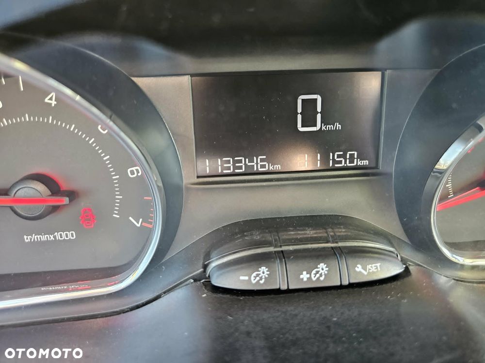 Peugeot 208 1.2 PureTech Active - 6