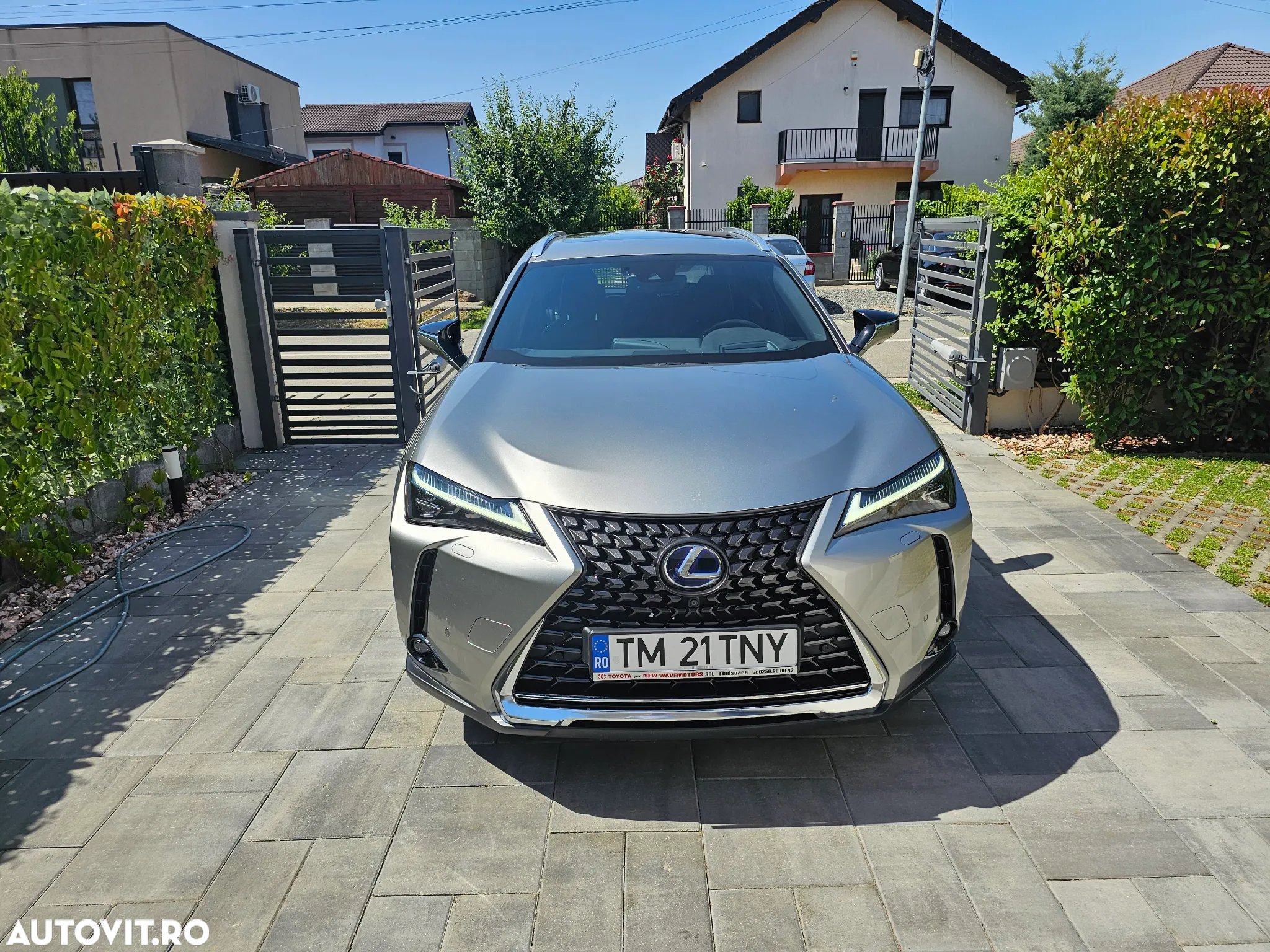 Lexus UX 250h Luxury Line - 4