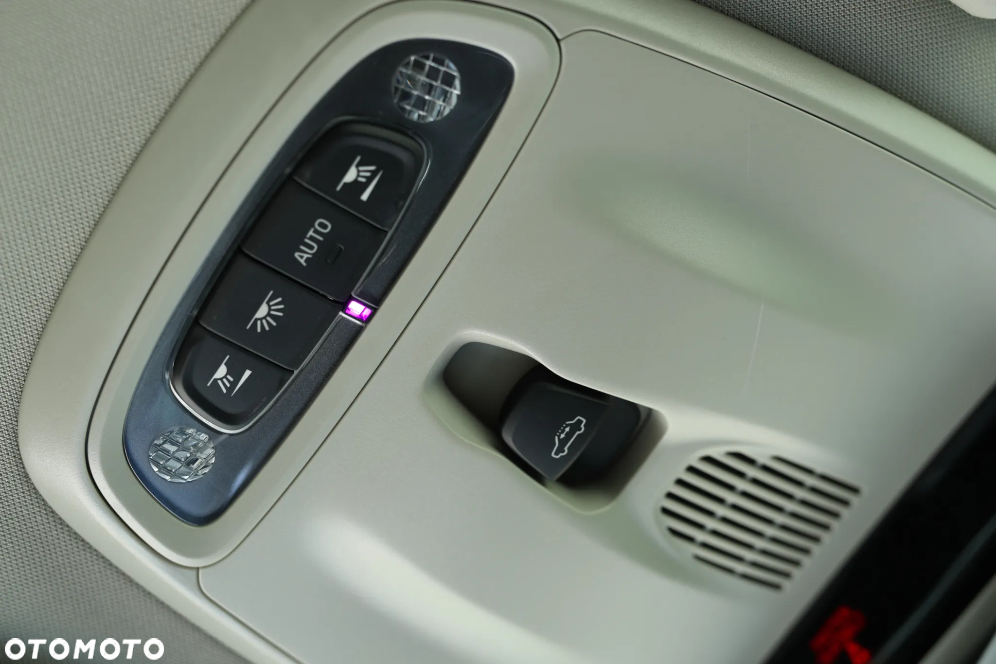 Volvo V40 Cross Country T4 Drive-E Momentum - 20